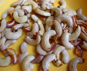 shelled cashew nuts
